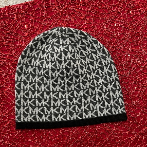 Michael Michael Kors Women’s Toque - Picture 7 of 10